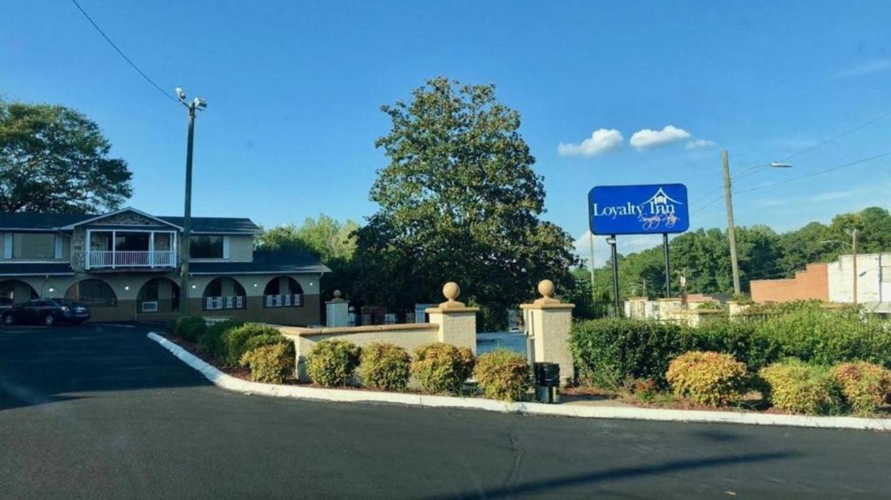 Loyalty Inn Рокингем Экстерьер фото
